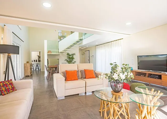 Villa Sassi Aroeira (Setubal)